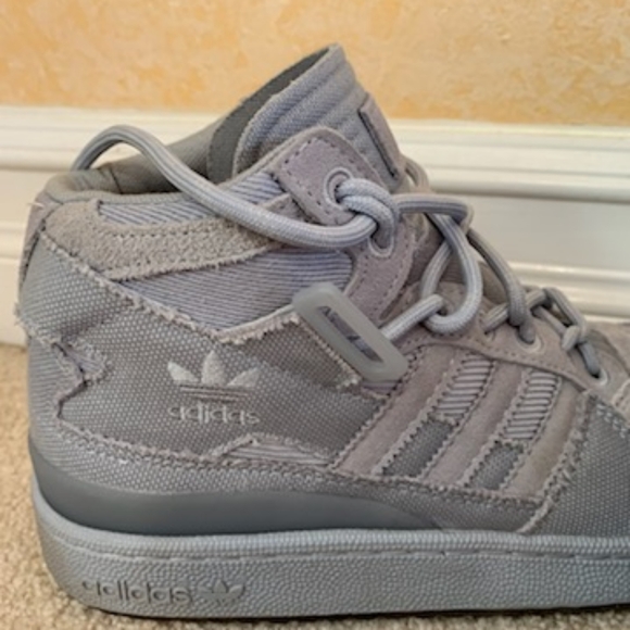IVY PARK adidas light purple with suede trim and dust bag size - Picture 5 of 9